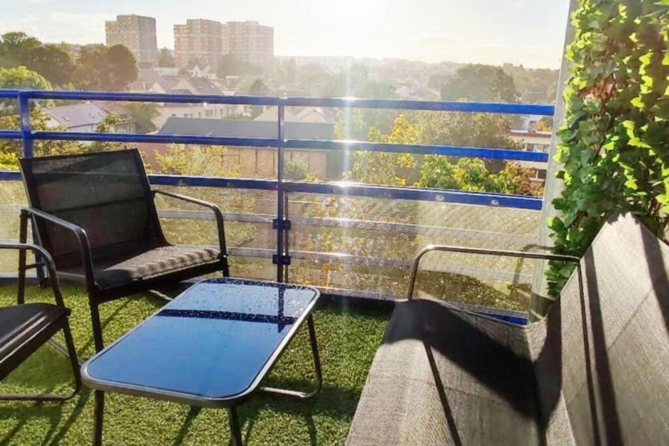 T4 Massy TGV - 80m2 avec Terrasse et bureau - proche coulée verte - idéal Pro ou Famille Esterno foto